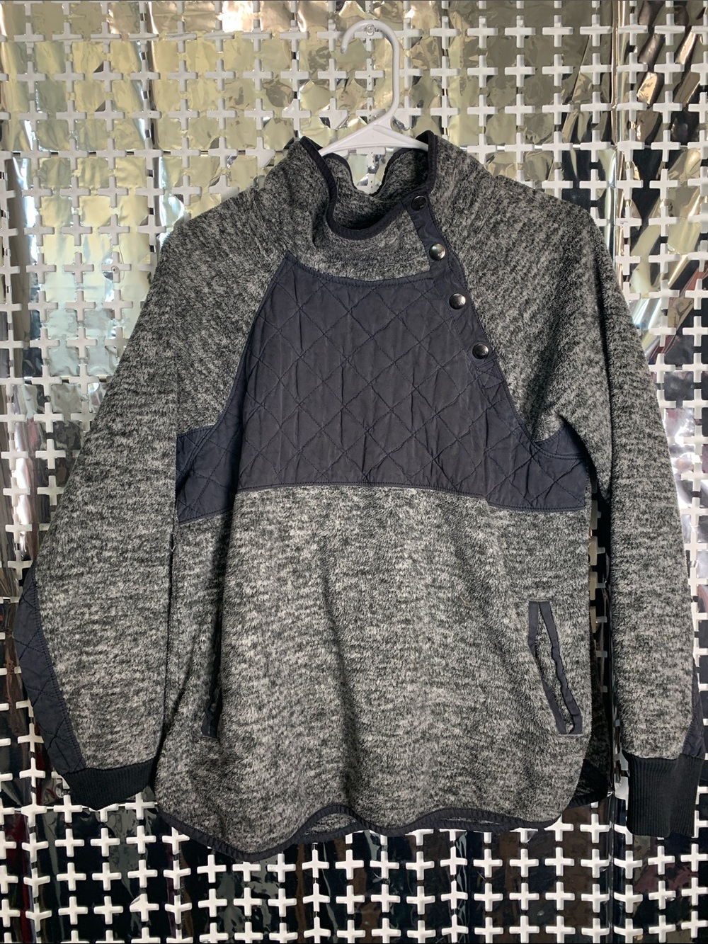 Abercrombie & Fitch Gray Pullover Sweatshirt with Navy Quilted Yoke